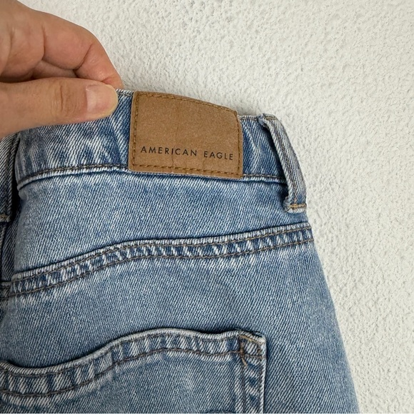 American Eagle Mom Short Pleated Denim Jean Shorts 4 - Picture 6 of 9